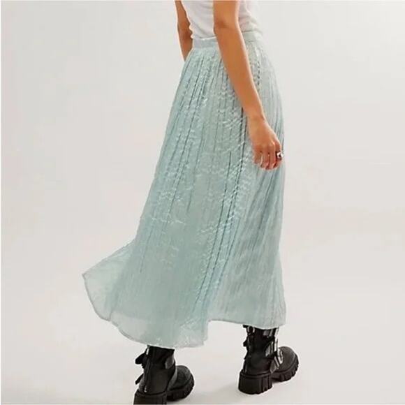 FREE PEOPLE VERA CITY SKIRT IN SEAGLASS- NWT- Sz:8 Ret$148 **RARE FIND** - Picture 6 of 7